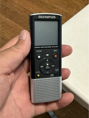 Olympus VN-8100PC Digital Voice Recorder 2GB 843 Hr USB PC Link